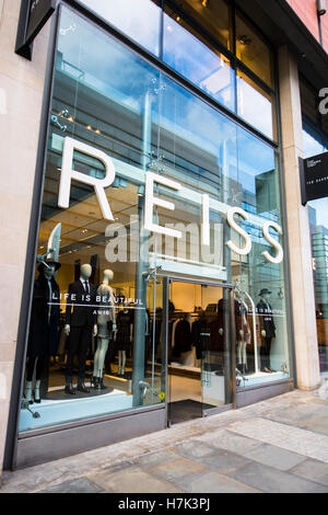 reiss-iconic-fashion-clothing-shop-in-manchester-stock-photo-alamy