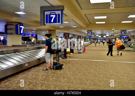 Luggage Baggage Claim Carousel Collection Belt, Empty, Pittsburgh, PA Stock Photo: 12584420 - Alamy
