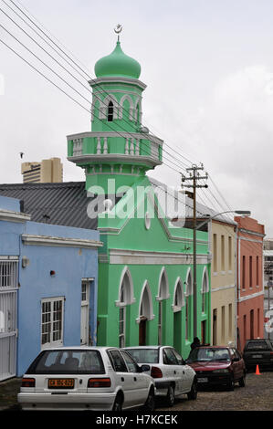 South Africa: view of Bo-Kaap, the muslim quarter of Cape Town known for its brightly colorful houses and cobble stoned streets Stock Photo