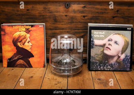 Lp covers hi-res stock photography and images - Alamy