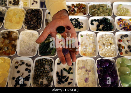 Peshawar. 6th Nov, 2016. Photo taken on Nov. 6, 2016 shows precious stones exhibited during the Gems and Jewellery Exhibition in northwest Pakistan's Peshawar. Pakistan has precious and expensive stones that are found in northern areas, mountainous terrains of Khyber-Pakhtunkhwa, Balochistan and the areas bordering with Iran and Afghanistan. © Umar Qayyum/Xinhua/Alamy Live News Stock Photo