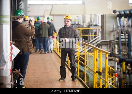 Chvaletice, Czech Republic. 05th Nov, 2016. Coal-fired power plant Elektrarna Chvaletice has open house, in Chvaletice, Czech Republic, November 5, 2016. Visitors were provided info on progress in modernisation of units 3 and 4 for around Kc3bn and were able to see technologies otherwise not presented to public. © Josef Vostarek/CTK Photo/Alamy Live News Stock Photo