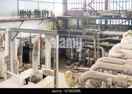 Chvaletice, Czech Republic. 05th Nov, 2016. Coal-fired power plant Elektrarna Chvaletice has open house, in Chvaletice, Czech Republic, November 5, 2016. Visitors were provided info on progress in modernisation of units 3 and 4 for around Kc3bn and were able to see technologies otherwise not presented to public. © Josef Vostarek/CTK Photo/Alamy Live News Stock Photo