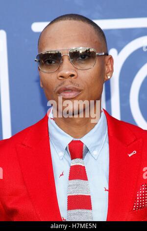 Las Vegas, NV, USA. 6th Nov, 2016. Ronnie DeVoe at arrivals for Soul Train Awards 2016 - Arrivals, Orleans Arena, Las Vegas, NV November 6, 2016. © James Atoa/Everett Collection/Alamy Live News Stock Photo