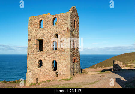 old engine house at Wheal Coates tin mine near St.Agnes in Cornwall, England, UK.