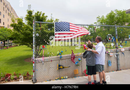 Oklahoma City Oklahoma OKC City downtown Memorial Wall with messages at bombing site on April 1995 Stock Photo