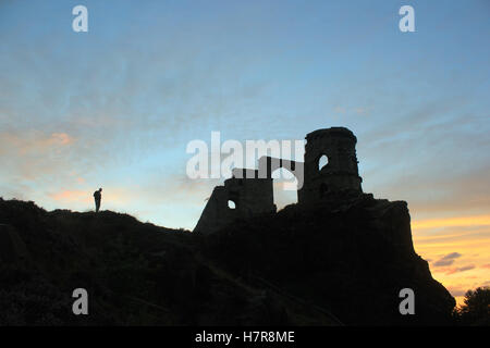 silhouette of Mow Cop castle Stock Photo