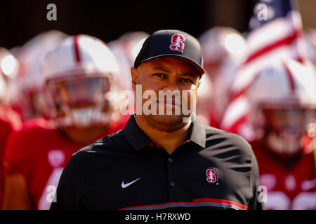 Palo Alto, California, USA. 5th Nov, 2016. Stanford Head Coach David Shaw leads his team from the tunnel and onto the field prior to NCAA football action at Stanford University, featuring the Oregon State Beavers visiting the Stanford Cardinal. Stanford won the game 26-15 © Seth Riskin/ZUMA Wire/Alamy Live News Stock Photo