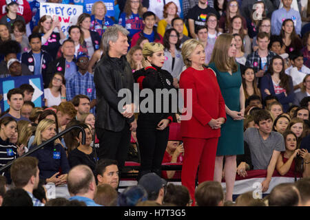 Raleigh, USA. 07th Nov, 2016. (L-R) Jon Bon Jovi, Lady Gaga, Presidential Candidate Hillary Clinton and Chelsea Clinton look on as former President Bill Clinton speaks at the Clinton Final Midnight Rally in Raleigh NC © The Photo Access/Alamy Live News Stock Photo