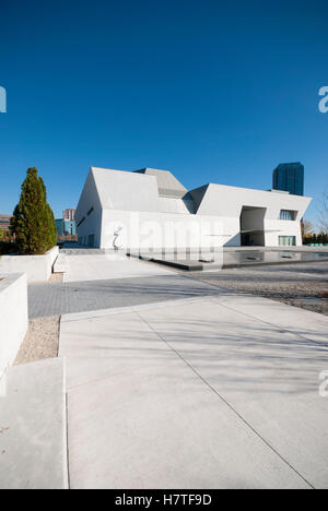 The dramatic exterior of the Aga Khan Museum, a centre for the preservation of Islamic art, Iranian art and Muslim culture in Toronto, Ontario Stock Photo