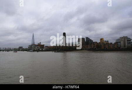 Millennium Bridge and New Tate Modern with Switch House extension London UK November 2016 Stock Photo