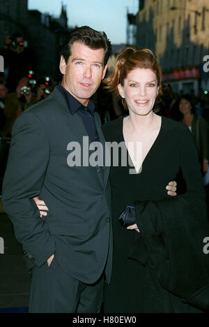 PIERCE BROSNAN & RENE RUSSO  15 August 1999 Stock Photo