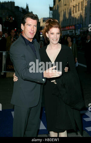 PIERCE BROSNAN & RENE RUSSO  15 August 1999 Stock Photo