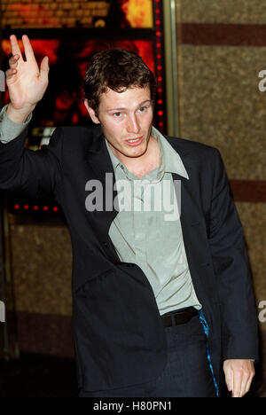 NICK MORAN MISSION IMPOSSIBLE 2 PREMIER LONDON/ENGLAND LEICESTER SQ 04 July 2000 Stock Photo