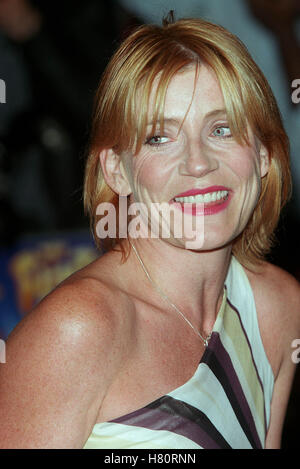 MICHELLE COLLINS FLINTSTONES IN VIVA ROCK VEGAS  LONDON ENGLAND 25 July 2000 Stock Photo