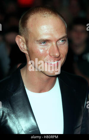 LUKE GOSS FLINTSTONES IN VIVA ROCK VEGAS  LONDON ENGLAND 25 July 2000 Stock Photo