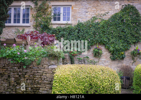 beautiful scenic village of Burford in Cotswold,England Stock Photo