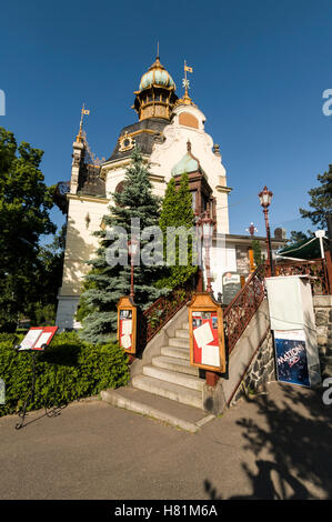 Hanavský pavillon, a restaurant with a bird's eye view of Prague and the river at Letenské sady, ((park of Letná) in Prague, Cze Stock Photo