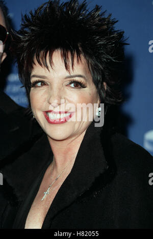 LIZA MINNELLI 33RD NAACP IMAGE AWARDS UNIVERSAL AMPHITHEATRE UNIVERSAL STUDIOS LOS ANGELES USA 23 February 2002 Stock Photo