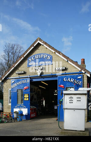 AIDENSFIELD GARAGE HEARTBEAT LOCATIONS GOATHLAND NORTH YORKSHIRE ENGLAND 18 February 2002 Stock Photo