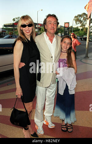 ERIC IDLE TANIA & DAUGHTER 'THE HOLY GRAIL' RE-RELEASE HOLLYWOOD LA USA 15 June 2001 Stock Photo