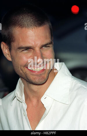 TOM CRUISE THE OTHERS PREMIERE LOS ANGELES DGA HOLLYWOOD LOS ANGELES USA 02 August 2001 Stock Photo