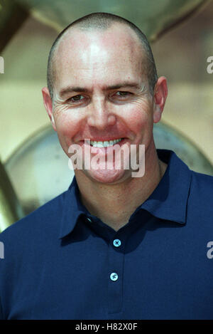 ARNOLD VOSLOO THE MUMMY RETURNS VIDEO LAUNCH SANTA MONICA LA USA 03 October 2001 Stock Photo