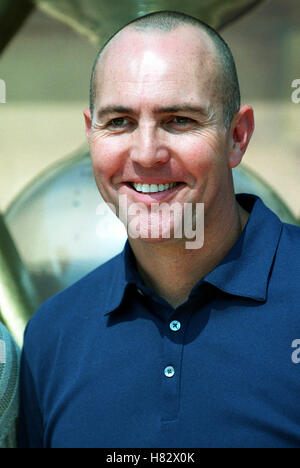 ARNOLD VOSLOO THE MUMMY RETURNS VIDEO LAUNCH SANTA MONICA LA USA 03 October 2001 Stock Photo