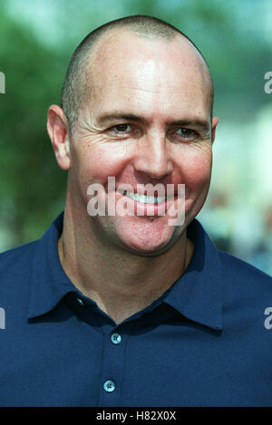 ARNOLD VOSLOO THE MUMMY RETURNS VIDEO LAUNCH SANTA MONICA LA USA 03 October 2001 Stock Photo