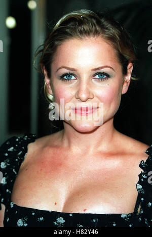 JESSICA CAPSHAW FULFILMENT AWARDS LA HOLLYWOOD LA USA 08 November 2001