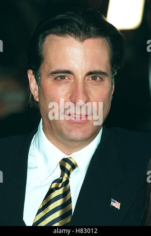 ANDY GARCIA OCEAN'S ELEVEN WORLD PREMIERE WESTWOOD LOS ANGELES USA 05 December 2001 Stock Photo