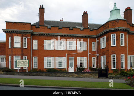 ST.AIDAN'S ROYAL FREE HOSPITAL NEW TV PROGRAMME SET IN SCARBOROUGH 04 ...