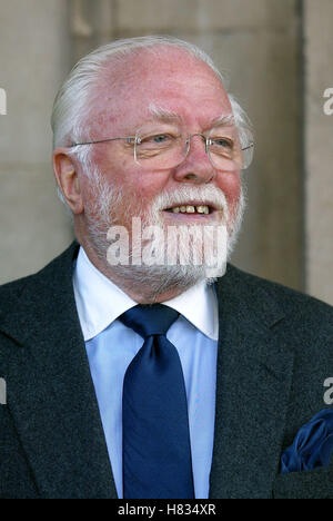 RICHARD ATTENBOROUGH JOHN THAW MEMORIAL SERVICE ST MARTINS IN THE FIELD LONDON ENGLAND 04 September 2002 Stock Photo