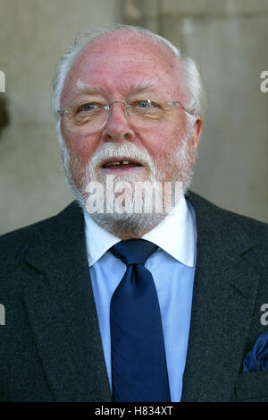 RICHARD ATTENBOROUGH JOHN THAW MEMORIAL SERVICE ST MARTINS IN THE FIELD LONDON ENGLAND 04 September 2002 Stock Photo