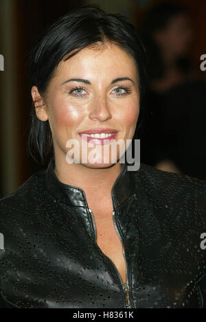 JESSIE WALLACE INSIDE SOAP AWARDS THE MAYFAIR CLUB LONDON ENGLAND 30 September 2002 Stock Photo