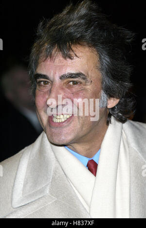 DAVID DICKINSON TV MOMENT OF THE YEAR 2002 THE ROYAL OPERA HOUSE LONDON ENGLAND 08 December 2002 Stock Photo