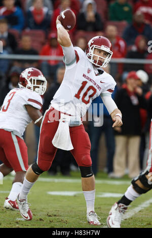 Washington State Cougars quarterback Jeff Tuel in the first quarter ...