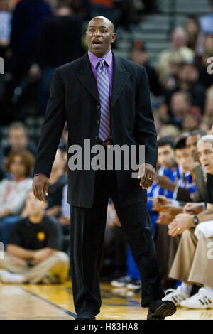 October 29, 2010; Oakland, CA, USA;  Golden State Warriors head coach Keith Smart during the first quarter against the Los Angeles Clippers at Oracle Arena. Stock Photo