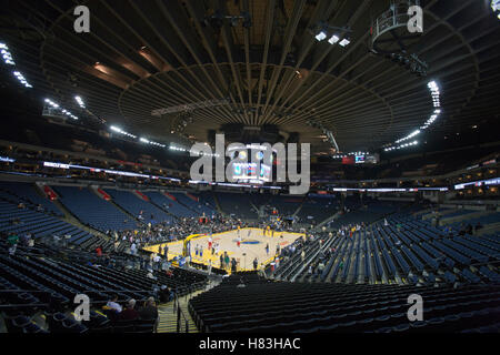 October 29, 2010; Oakland, CA, USA;  General view of Oracle Arena before the game between the Golden State Warriors and the Los Angeles Clippers. Stock Photo