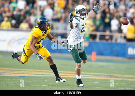 Auburn Tigers safety Mike McNeil against the Oregon Ducks in the first  quarter during the BCS National Championship NCAA football game on Monday,  Jan. 10, 2011, in Glendale. (Rick Scuteri/AP Images Stock