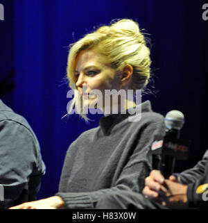 NY, NY. October 7 2016.  Star Jennifer Morrison (Emma Swan) at the NYCC OUAT panel. © Veronica Bruno/Alamy Stock Photo