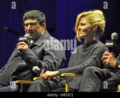 NY, NY. October 7 2016.  Jennifer Morrison with show creator Adam Horowitz, NYCC OUAT panel. © Veronica Bruno/Alamy Stock Photo