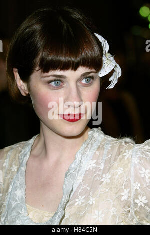 ZOOEY DESCHANEL BIG TROUBLE FILM PREMIERE HOLLYWOOD LOS ANGELES USA 02 April 2002 Stock Photo