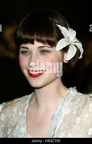 ZOOEY DESCHANEL BIG TROUBLE FILM PREMIERE HOLLYWOOD LOS ANGELES USA 02 April 2002 Stock Photo