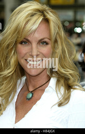 CINDY AMBUEHL SCOOBY-DOO WORLD PREMIERE GRUAMAN'S CHINESE THEATRE