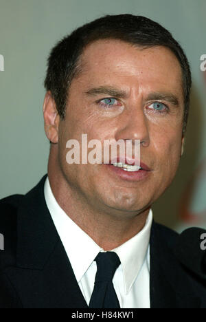 JOHN TRAVOLTA QANTAS AMBASSADOR AT LARGE LOS ANGELES AIRPORT LOS ANGELES USA 24 June 2002 Stock Photo