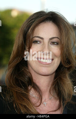 KATHRYN BIGELOW K-19: THE WIDOWMAKER PREMIERE WESTWOOD LOS ANGELES USA 15 July 2002 Stock Photo