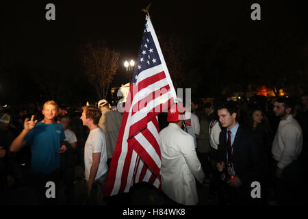 Washington, DC, USA. 8th Nov, 2016. People Assemble in front of the White House waiting for results to be finalized on Tuesdays elections in Washington, DC on November 8, 2016. Credit:  Mpi34/Media Punch/Alamy Live News Stock Photo