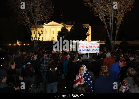 Washington, DC, USA. 8th Nov, 2016. People Assemble in front of the White House waiting for results to be finalized on Tuesdays elections in Washington, DC on November 8, 2016. Credit:  Mpi34/Media Punch/Alamy Live News Stock Photo