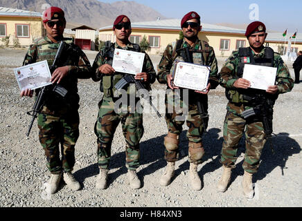 Kabul, Afghanistan. 9th Nov, 2016. A member of Afghan Special Forces ...